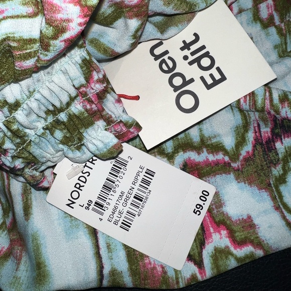 Open Edit Ruched Crop Top - Picture 3 of 3